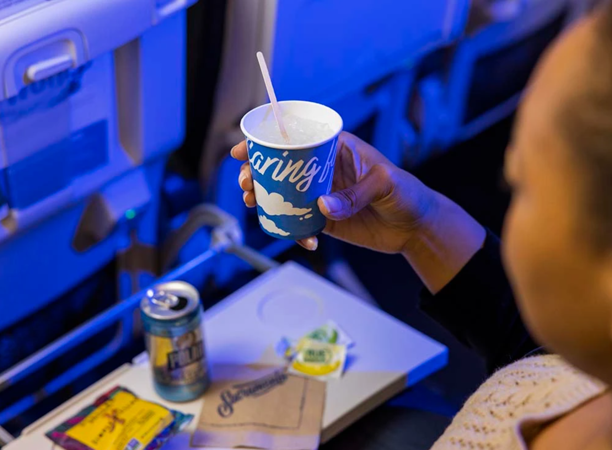 Alaska Airlines eliminates plastic cups on board