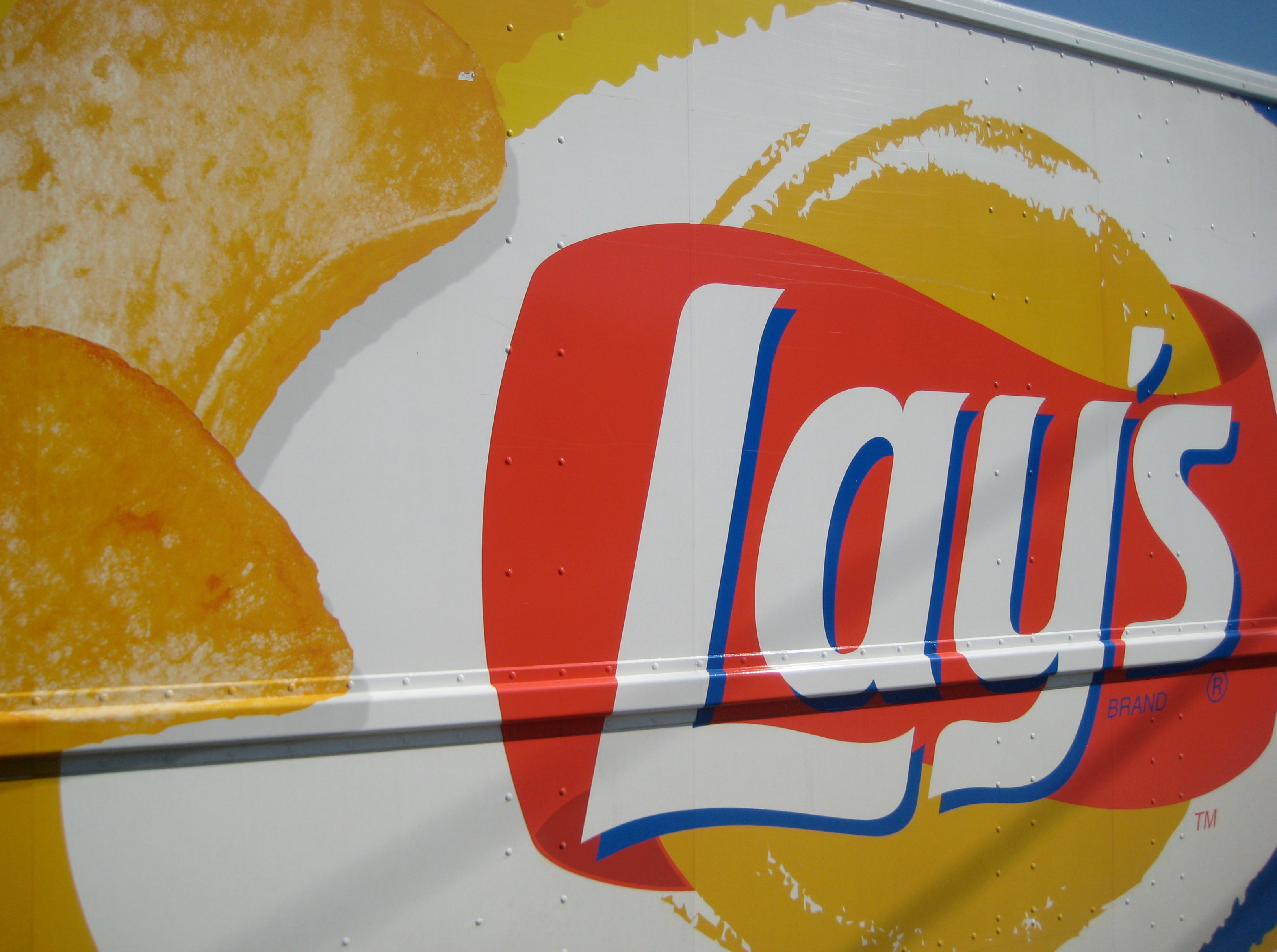 Lay's credit Eugene Peretz