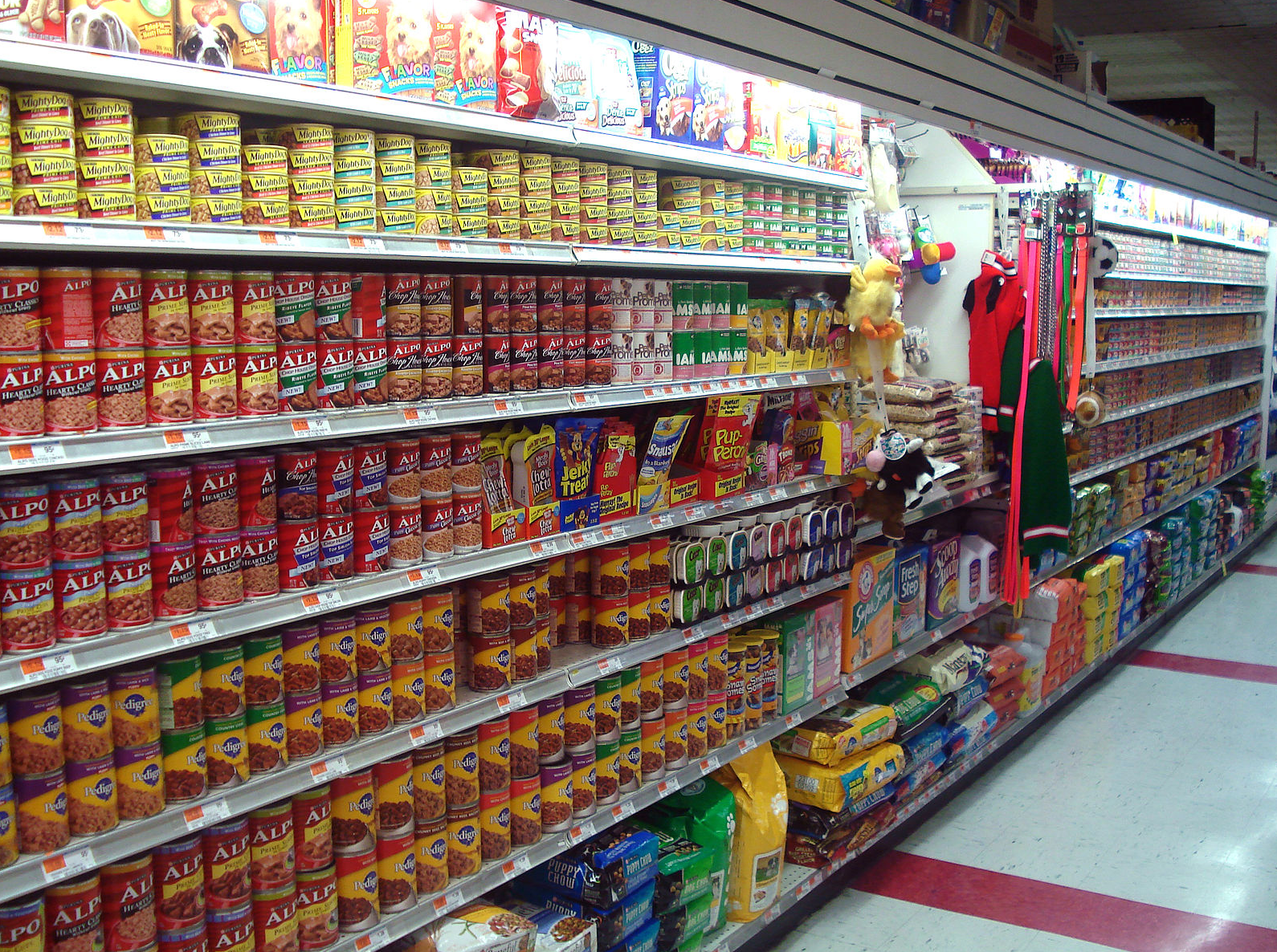 Pet food aisle By I, Jeffrey O. Gustafson, CC BY-SA 3.0