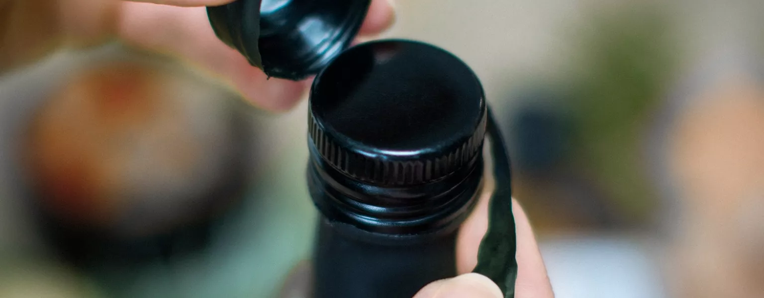 Viscose closed top capsules and oil pourers