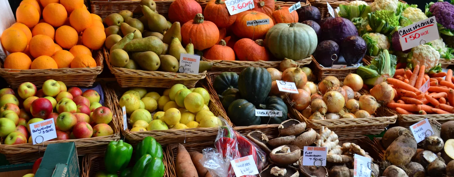 Fruit and veg seen in Londons Borough Market credit Garry Knight CC BY 2.0