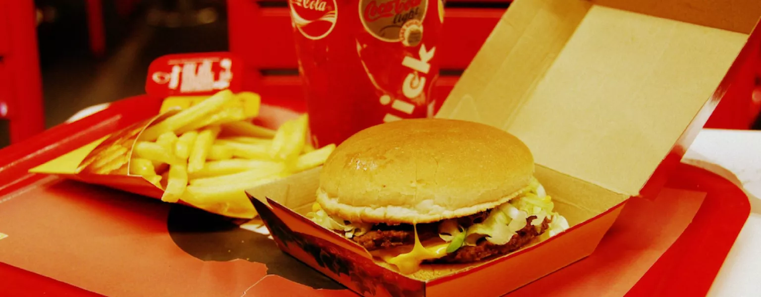 Paperboard clamshell for fast food credit L. W. Yang