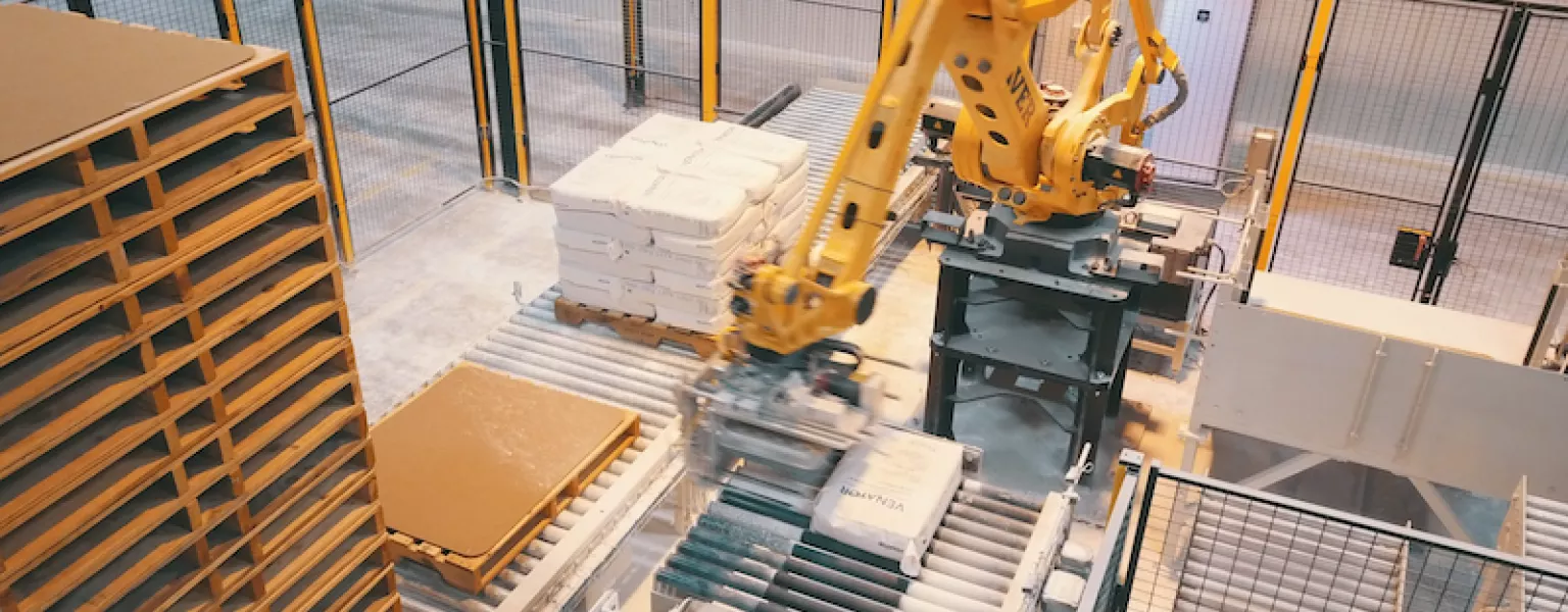 Robotic Palletizer for Valve Bags credit Haver and Boecker